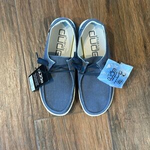 NWT HEY DUDE women’s size 6 chambray navy white shoes